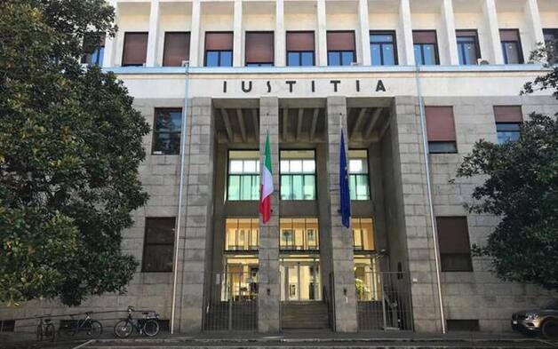 Caso Scieri Al Processo A Pisa Condannati A 26 E 18 Anni Due Ex