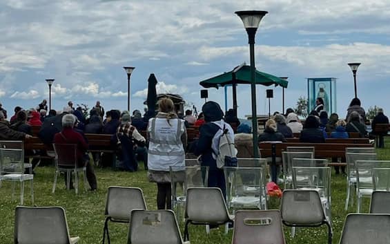 Madonna Di Trevignano Demolito Gazebo Abusivo Della Veggente Gisella