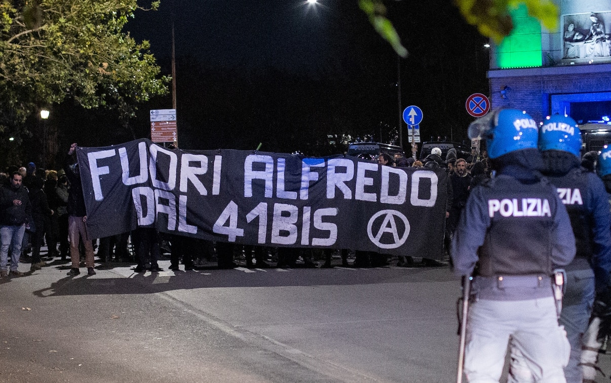 Chi Alfredo Cospito Anarchico In Carcere Bis Che Stato In