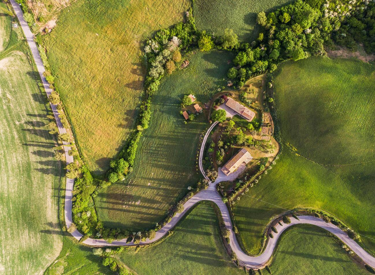 Via Francigena le tappe italiane più belle a piedi o in bicicletta