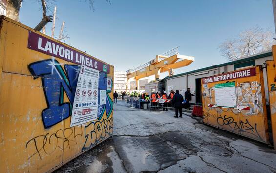 Roma Smottamento Cantiere Metro C A Piazza Venezia Sky TG24