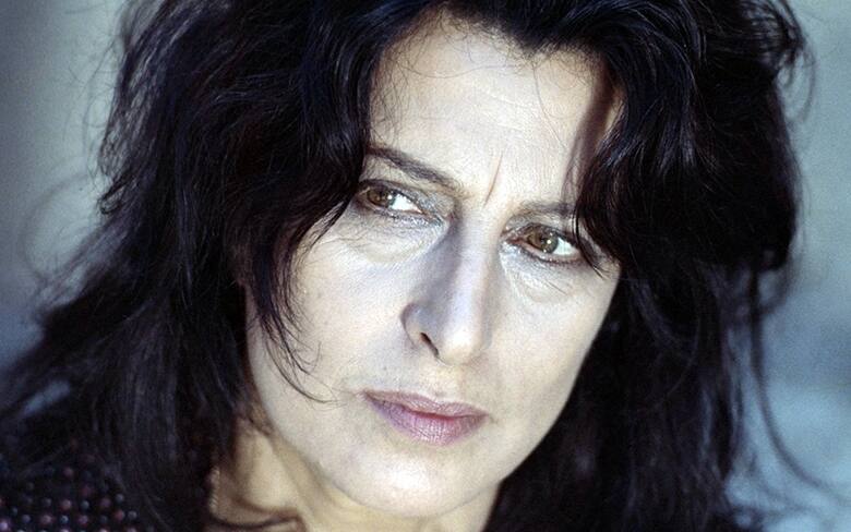 Anna Magnani Divelto Il Busto Dell Attrice A Trastevere Sky Tg24