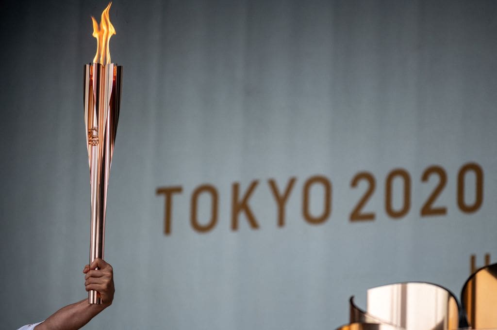 Olimpiadi La Fiamma Olimpica Arriva A Tokyo Nello Stadio Senza