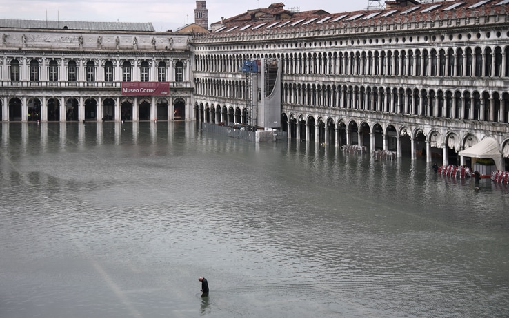 Acqua Alta A Venezia Le Immagini Dall Alto Video Sky Tg