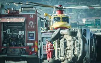 Incidente stradale con elisoccorso sulla tangenziale uscita Moncalieri. Torino 12 giugno 2022 ANSA/TINO ROMANO 