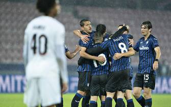 epa08763430 Atalanta's players celebrate a goal during the UEFA Champions League group D soccer match FC Midtjylland vs Atalanta BC at MCH Arena in Herning, Denmark, 21 October 2020.  EPA/Henning Bagger  DENMARK OUT