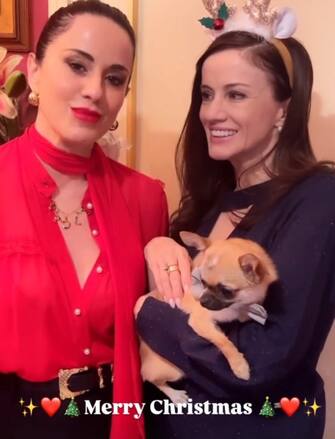 gli auguri di paola e chiara