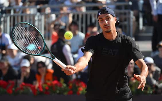 https://static.sky.it/editorialimages/002dad0d6422e3911315822050bcc1562020467c/skysport/it/tennis/video/2025/05/07/sonego-burruchaga-atp-roma-risultato-highlights/ANSA_sonego_roma.jpg?im=Resize,width=565