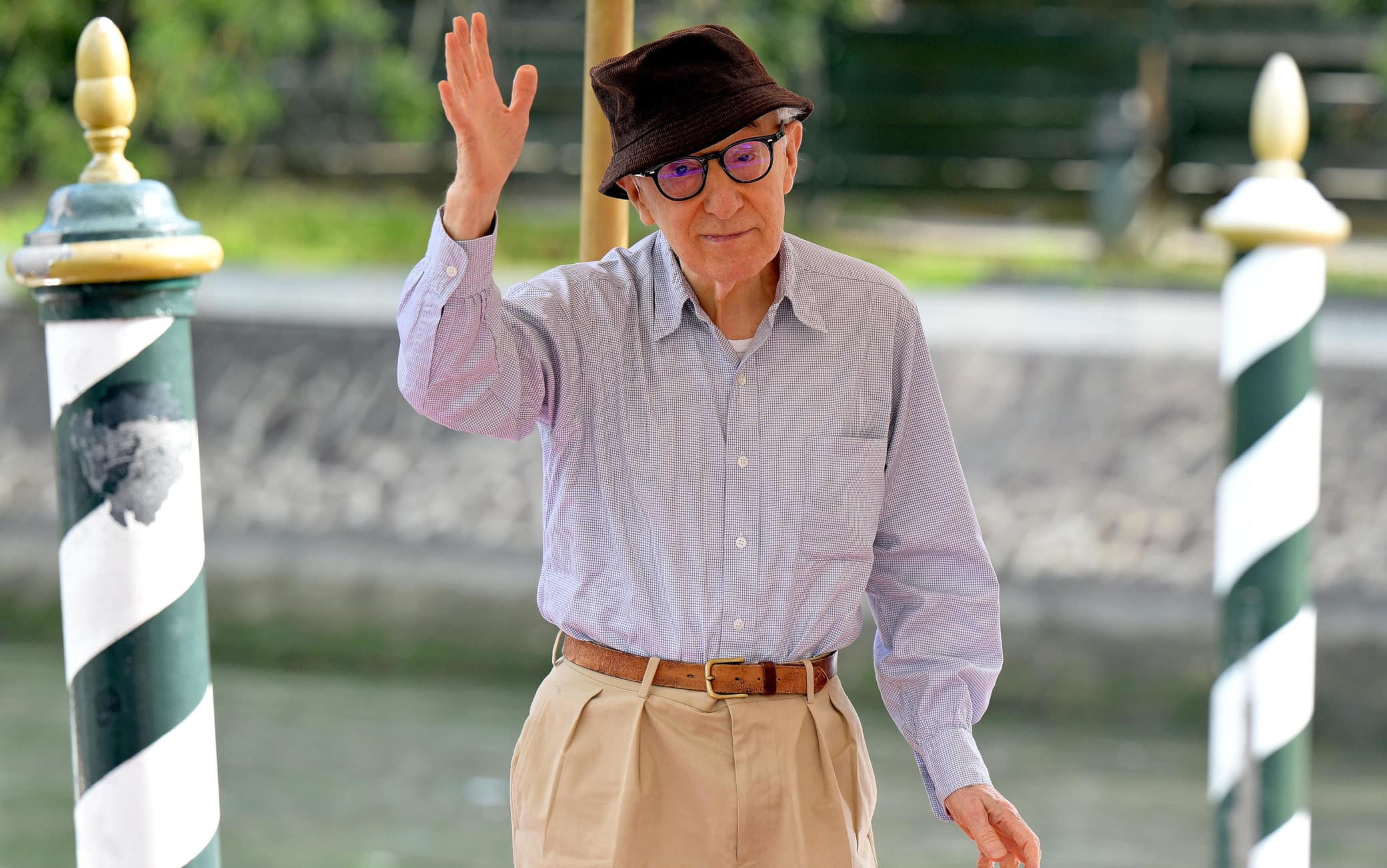 Woody Allen pensa al ritiro dopo Coup de chance, suo 50esimo film: “Devo decidere se voglio farne altri”