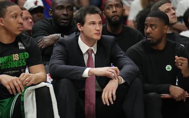 Gallinari in panchina con i Celtics durante tutta la stagione