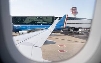 La presentazione dell'Airbus A320neo di ITA Airways, intitolato a Carolina Kostner con i nuovi interni firmati da Walter De Silva e  le nuove  divise firmate da Cucinelli a Fiumicino, 19 aprile 2023. 
ANSA/Francesco Orfino TELENEWS
