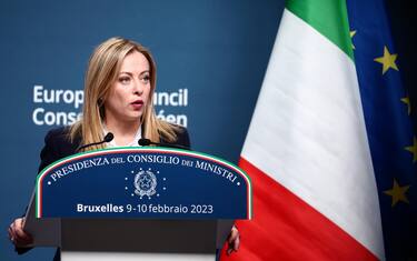epa10458682 Italy's Prime Minister Giorgia Meloni gives a press conference the day after a special meeting of the European Council in Brussels, Belgium, 10 February 2023.  EPA/STEPHANIE LECOCQ