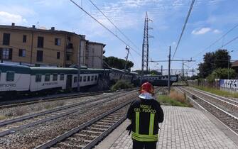 treno deragliato, vigili del fuoco, stgazione, carnate, vagoni,