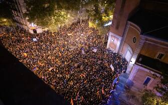 MADRID, SPAIN - 2023/11/09: Thousands of people are seen during a protest in front of socialist party PSOE headquarters in Ferraz street for the seventh consecutive day of protests following the recent agreement between PSOE and Junts party, which unfolded today in Brussels. Thousands responded to a call by far right groups to protest the approval of an amnesty for Catalan separatist leaders which is included in the agreement and guarantees the investiture of the socialist candidate Pedro Sanchez. (Photo by Marcos del Mazo/LightRocket via Getty Images)