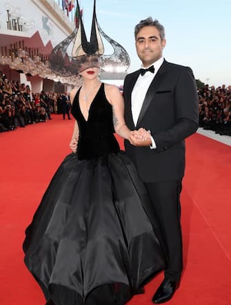 lady-gaga-michael-polansky-2venezia-red-carpet-getty - 1