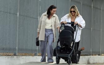 09-margot-robbie-figlio-tom-ackerley-ipa - 1