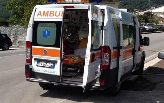 catania auto si schianta contro un muro morta una bambina di 15 mesi da Tg24.sky.it catania auto si schianta contro un muro morta una bambina di 15 mesi