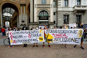 Manifestazione Priorita' alla Scuola in piazza Scala