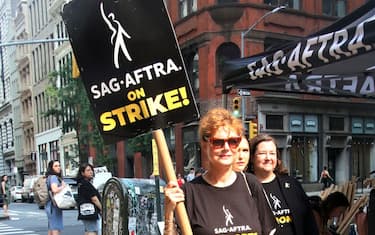 Mandatory Credit: Photo by MediaPunch/Shutterstock (14014735bg)
Susan Sarandon seen picketing during the SAG-AFTRA strike in front of the Netflix Office in New York City on July 17, 2023.
SAG-AFTRA Strike Picket Line, New York, USA - 18 Jul 2023