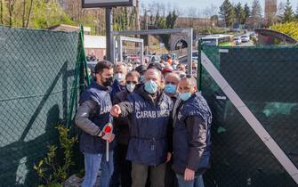 Vaccini, a Potenza centinaia di persone in coda per inoculazione "libera" a fascia di età 60-79 anni, intervengono i carabinieri
