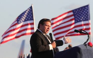 Florida governor Ron DeSantis delivers remarks before the arrival of President Donald Trump at a campaign rally at Orlando-Sanford International Airport in on Monday, October 12, 2020 in Sanford, FL, USA. Photo by Joe Burbank/Orlando Sentinel/TNS/ABACAPRESS.COM