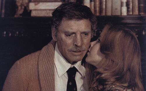 Gruppo di famiglia in interno