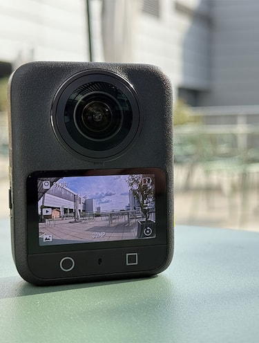 DJI entra nel mercato delle fotocamere 360
