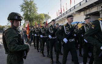 epa10616581 Russian servicemen march in downtown of Moscow, Russia, 09 May 2023, preparing for the military parade which will take place on the Red Square to commemorate the victory of the Soviet Union's Red Army over Nazi-Germany in WWII.  EPA/YURI KOCHETKOV