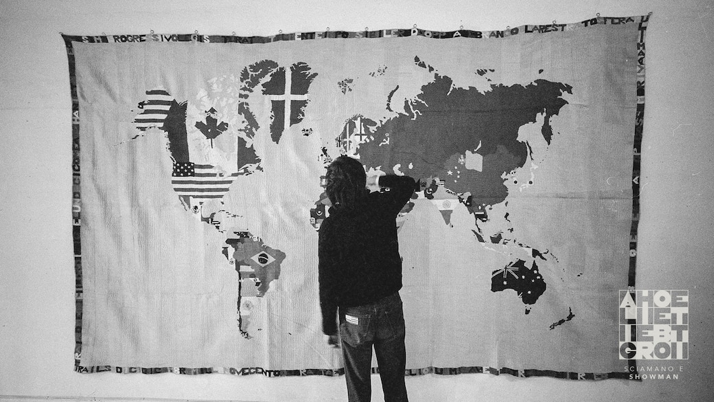 Alighiero_Boetti_Sciamano_e_Showman.jpg