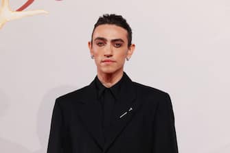 VENICE, ITALY - SEPTEMBER 05: Michele Bravi attends the "Amanda" red carpet at the 79th Venice International Film Festival on September 05, 2022 in Venice, Italy. (Photo by Stefania D'Alessandro/WireImage)