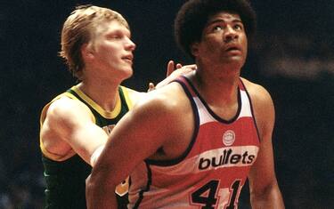 WES UNSELD (WASHINGTON BULLETS)