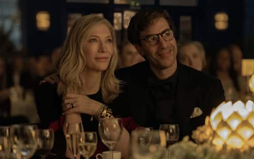 Sacha Baron Cohen in una scena di Disclaimer