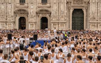 roberto bolle ondance milano duomo ballo in bianco roberto bolle ondance milano duomo ballo in bianco