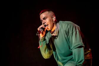 MILAN, ITALY - SEPTEMBER 25: Sfera Ebbasta performs at Mediolanum Forum of Assago on September 25, 2022 in Milan, Italy. (Photo by Francesco Prandoni/Getty Images)