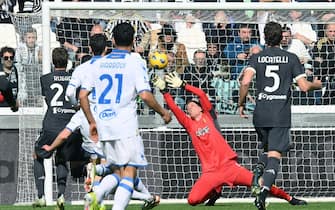 Frosinone's Marco Brescianini score the gol (1-2) during the italian Serie A soccer match Juventus FC vs Frosinone Calcio at the Allianz Stadium in Turin, Italy, 25 february 2024 ANSA/ALESSANDRO DI MARCO