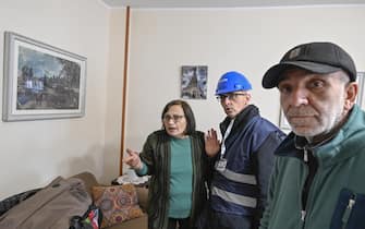 Tecnici dell'Acen (Agenzia Campania edilizia residenziale) fanno verifiche degli eventuali danni dovuti alle scosse nella zona Flegrea del comune di Pozzuoli, 17 febbraio 2025./// Technicians from ACEN (Campania Residential Construction Agency) check for any damage caused by tremors in the Flegrea area of ??the municipality of Pozzuoli, Italy, 17 February 2025. The scary recent seismic activity in the Campi Flegrei volcanic caldera near Naples continued overnight with a magnitude 3.9 earthquake that was followed by two others of magnitude 3. There was also a magnitude 3.9 quake on Sunday that could be felt by residents in parts of Naples and the surrounding province. In total there have been over a dozen seismic events in the area in the last three days and schools in the town of Pozzuoli, which is close to the epicentre of the earthquakes, are closed on Monday as a precautionary measure.
ANSA / CIRO FUSCO