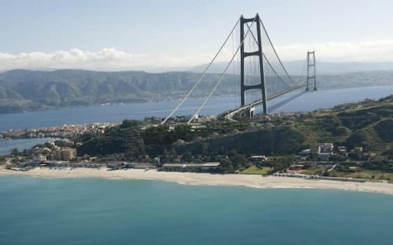 ponte stretto di messina dai ricorsi agli espropri rischi e difficolt224 del progetto