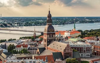 Lettland, Riga, Blick über die Altstadt von Riga, St. Saviour-Kirche. Dom, Schloss, Vansu-Brücke, Düna, Hauptstadt, Hansestadt, Baltikum