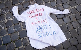 Priorità alla scuola, presidio contro la DaD a Montecitorio