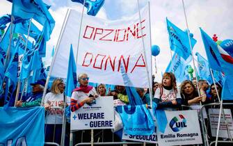 Manifestazione unitaria di Cigl, Cisl e Uil "Per una nuova stagione del lavoro e dei diritti" a Milano, 13 maggio 2023.ANSA/MOURAD BALTI TOUATI

