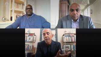Obama, O’Neil, Barkley insieme per incoraggiare le comunità di colore e i giovani a farsi vaccinare