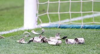 AC Milan fans throw fake dollars during he UEFA Champions League group F soccer match between Ac Milan and Paris Saint-German's at Giuseppe Meazza stadium in Milan, 7 November 2023.
ANSA / MATTEO BAZZI



