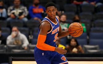 TAMPA BAY, FL - DECEMBER 31: RJ Barrett #9 of the New York Knicks handles the ball during the game against the Toronto Raptors on December 31, 2020 at the Amalie Arena in Tampa Bay, Florida.  NOTE TO USER: User expressly acknowledges and agrees that, by downloading and or using this Photograph, user is consenting to the terms and conditions of the Getty Images License Agreement.  Mandatory Copyright Notice: Copyright 2020 NBAE (Photo by Scott Audette/NBAE via Getty Images)