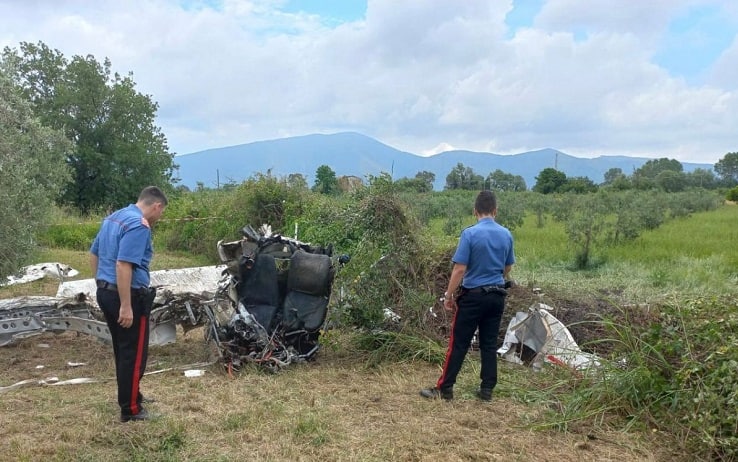 Velivolo piper precipita a Cellole in provincia di Caserta