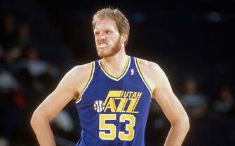 CHICAGO, IL - CIRCA 1989:  Mark Eaton #53 of the Utah Jazz looks to looks on against the Chicago Bulls during an NBA basketball game circa 1989 at Chicago Stadium in Chicago, Illinois. Eaton played for the Jazz from 1982-93. (Photo by Focus on Sport/Getty Images)
