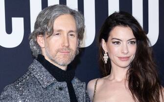 PARIS, FRANCE - JANUARY 25: (EDITORIAL USE ONLY - For Non-Editorial use please seek approval from Fashion House) (L-R) Adam Shulman and Anne Hathaway attend the Valentino Haute Couture Spring Summer 2023 show as part of Paris Fashion Week on January 25, 2023 in Paris, France. (Photo by Marc Piasecki/WireImage)