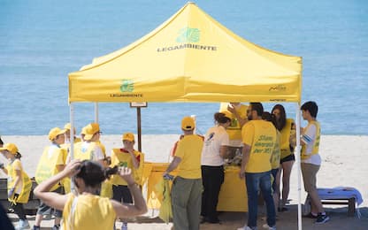 Legambiente contro i rifiuti in mare: parte "Spiagge e fondali puliti"