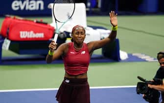 epa10851722 Coco Gauff of the United States reacts after defeating Aryna Sabalenka of Belarus to win the women's singles final match during the US Open Tennis Championships at the USTA National Tennis Center in Flushing Meadows, New York, 09 September 2023. The US Open runs from 28 August through 10 September  EPA/WILL OLIVER