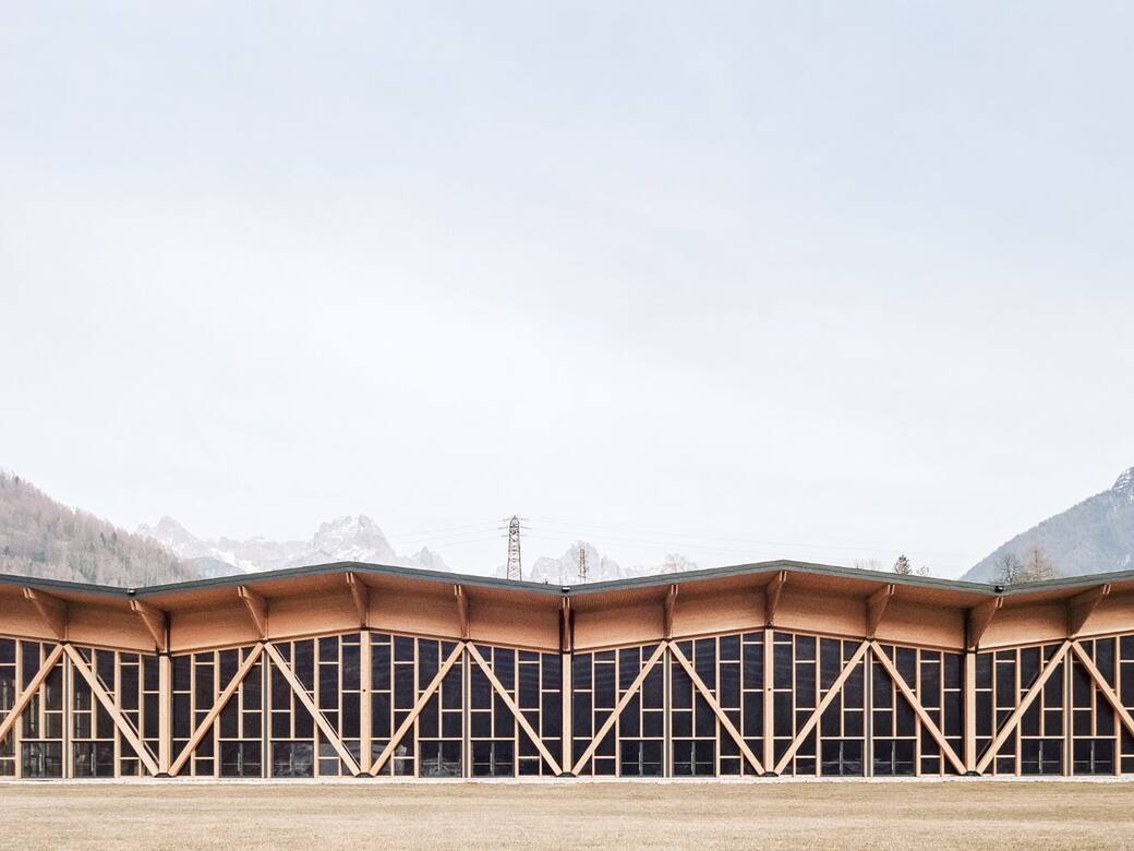 Congress and Exhibition Center in Agordo, Italy by Studio Bressan & Studio Botter. Photo ©Simone Bossi