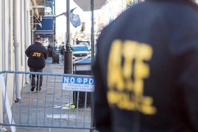 epa11801715 Police respond in the French Quarter after a car plowed into a crowd in New Orleans, Louisiana, USA, 01 January 2025. At least 10 people are dead and 30 injured after a man drove a white pickup truck into a crowd on Bourbon Street. The driver was killed in a shootout with police. The FBI is investigating the incident as an act of terrorism.  EPA/SHAWN FINK